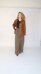 Veste en suédine camel – Coupe droite chic