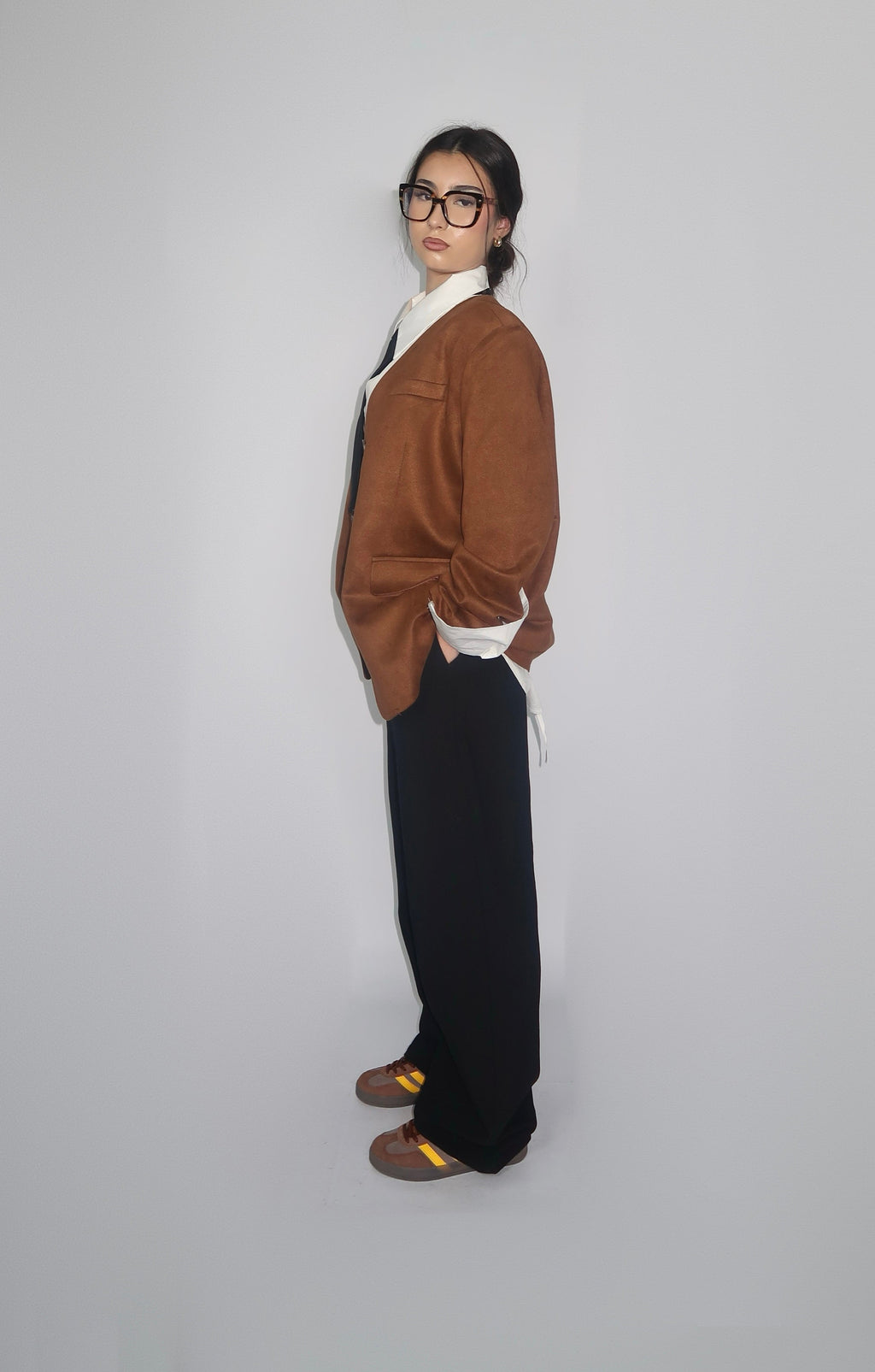 Veste en suédine camel – Coupe droite chic