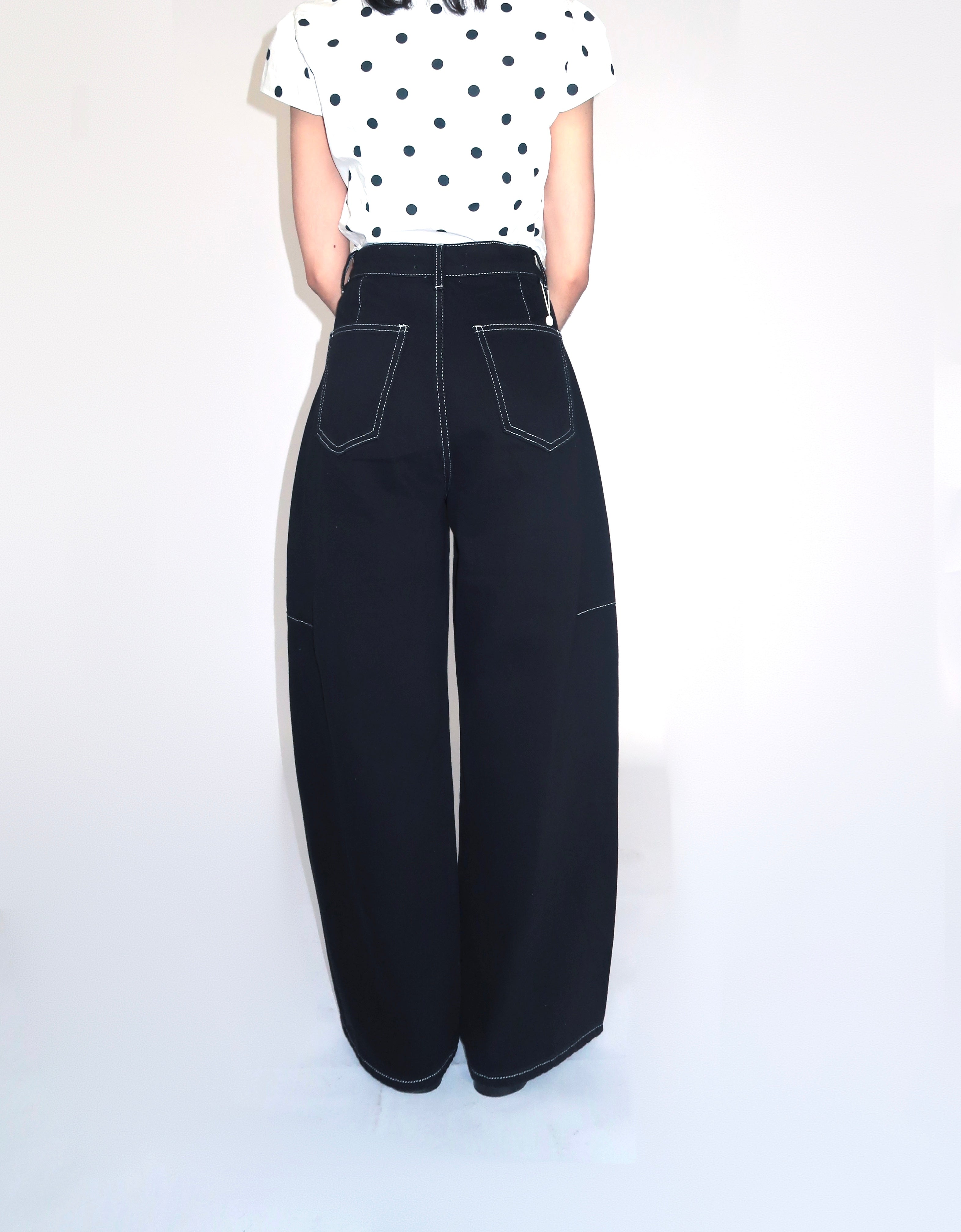 Pantalon Barrel Noir à Surpiqûres Contrastées