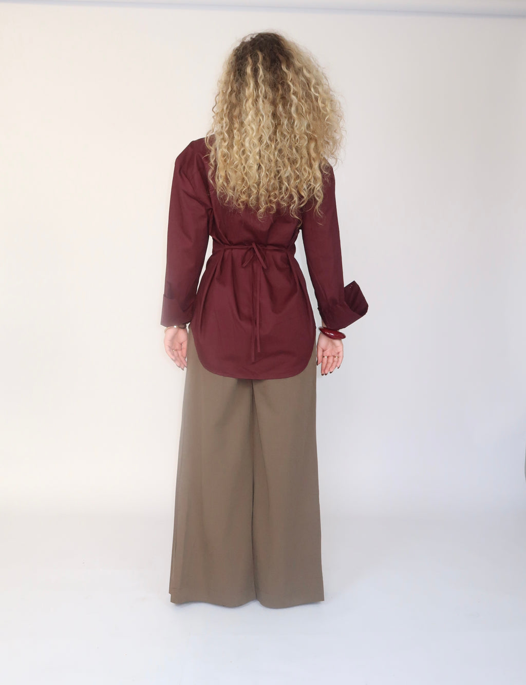 Chemise longue ceinturée avec épaulettes - Bordeaux